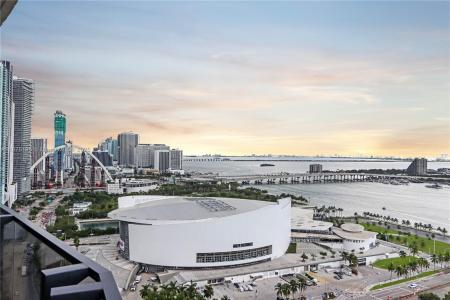 398 NE 5th St 2111, Miami, Florida 33132, USA