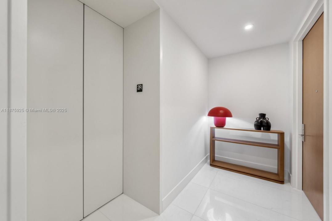 10203 Collins Ave 204, Bal Harbour, Florida 33154, Estados Unidos