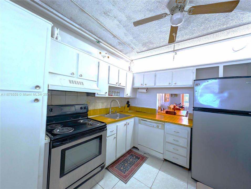 5935 Del Lago Cir 307, Sunrise, Florida 33313, Estados Unidos