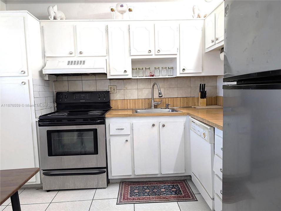 5935 Del Lago Cir 307, Sunrise, Florida 33313, Estados Unidos