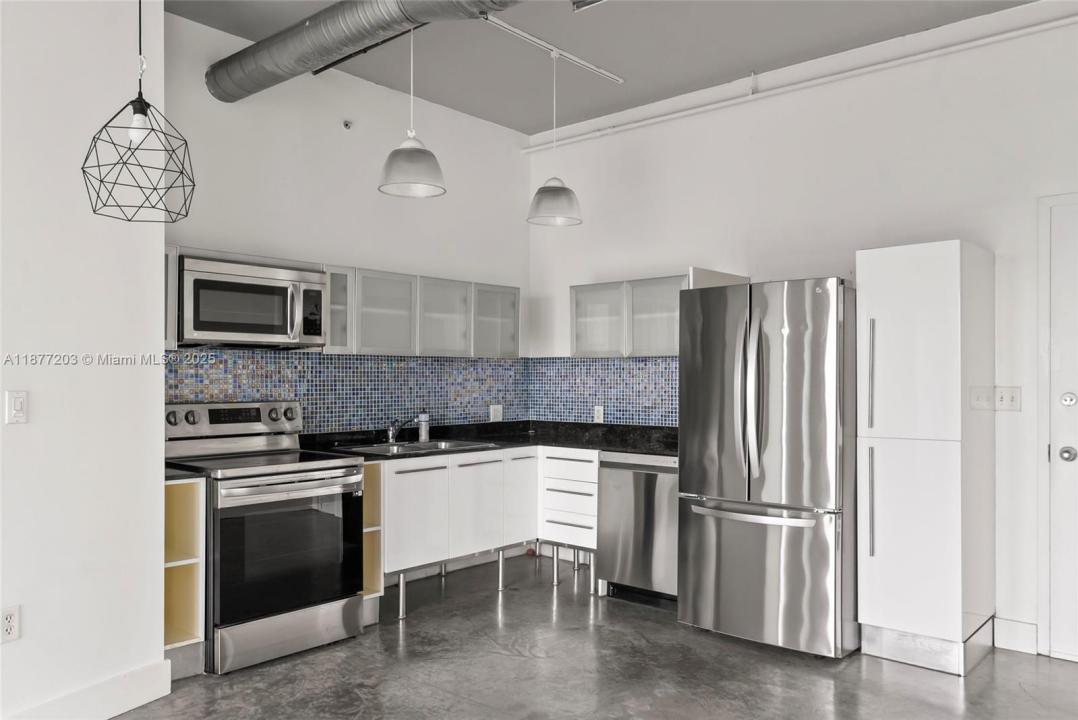 10 SW South River Dr 1006, Miami, Florida 33130