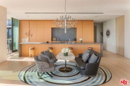 W Sunset Boulevard, West Hollywood, Калифорния 90069, Соединенные Штаты