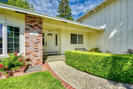 Luxury Dr, Concord, California 94518