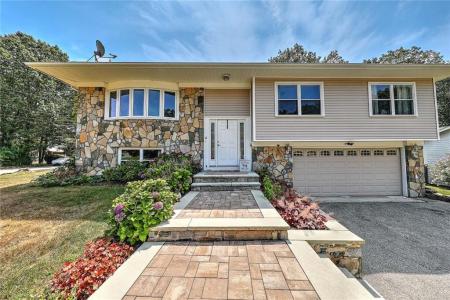 18 Sherri Drive, North Providence, Rhode Island 02911, États-Unis