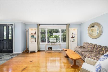 18 Hanley Farm Road, Warren, Rhode Island 02885