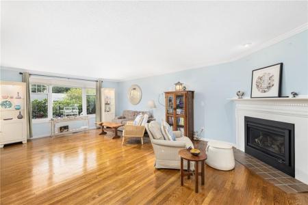 18 Hanley Farm Road, Warren, Rhode Island 02885
