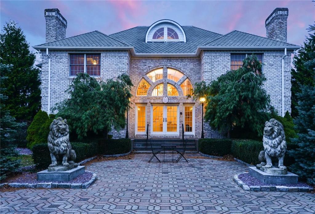45 Captain John Wightman Lane, North Kingstown, Rhode Island 02852
