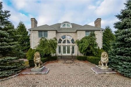 45 Captain John Wightman Lane, North Kingstown, Rhode Island 02852