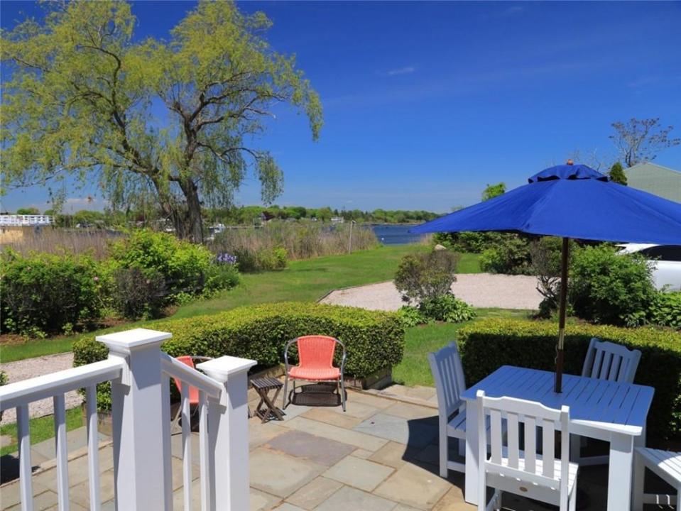 9 Pasadena Avenue, Westerly, Rhode Island 02891