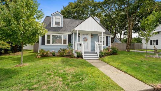 20 Manor Road, Cranston, Rhode Island 02920