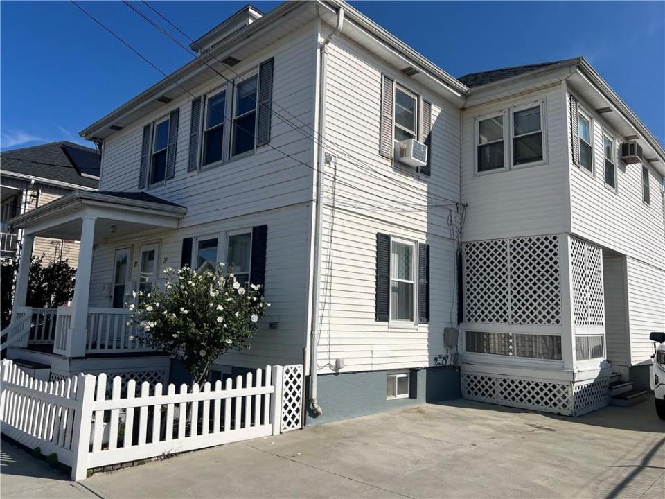 27 Mccabe Avenue 1, Pawtucket, Rhode Island 02861