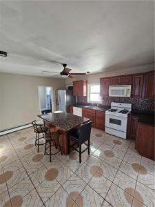 27 Mccabe Avenue 1, Pawtucket, Rhode Island 02861