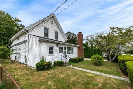 11 Longvue Avenue, Westerly, Rhode Island 02891