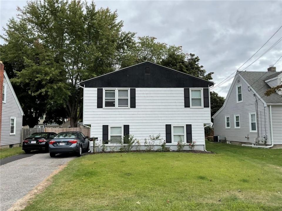 16 Arrow Avenue, Warwick, Rhode Island 02886