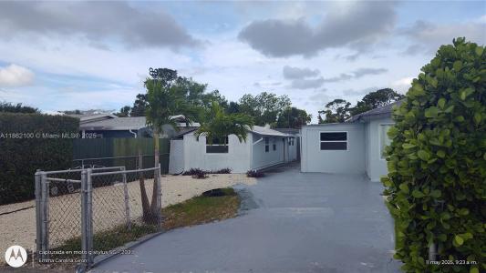 115 Walker Ave B, Green Acres, Florida 33463, USA