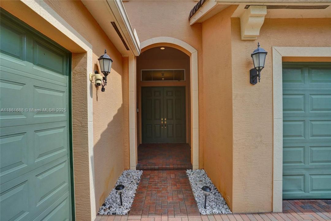 2954 Bellarosa Cir, Royal Palm Beach, Florida 33411