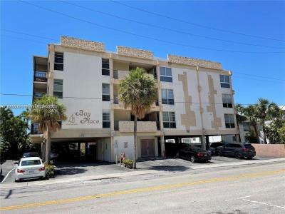 2420 E Diana Dr 305, Hallandale Beach, Florida 33009, USA