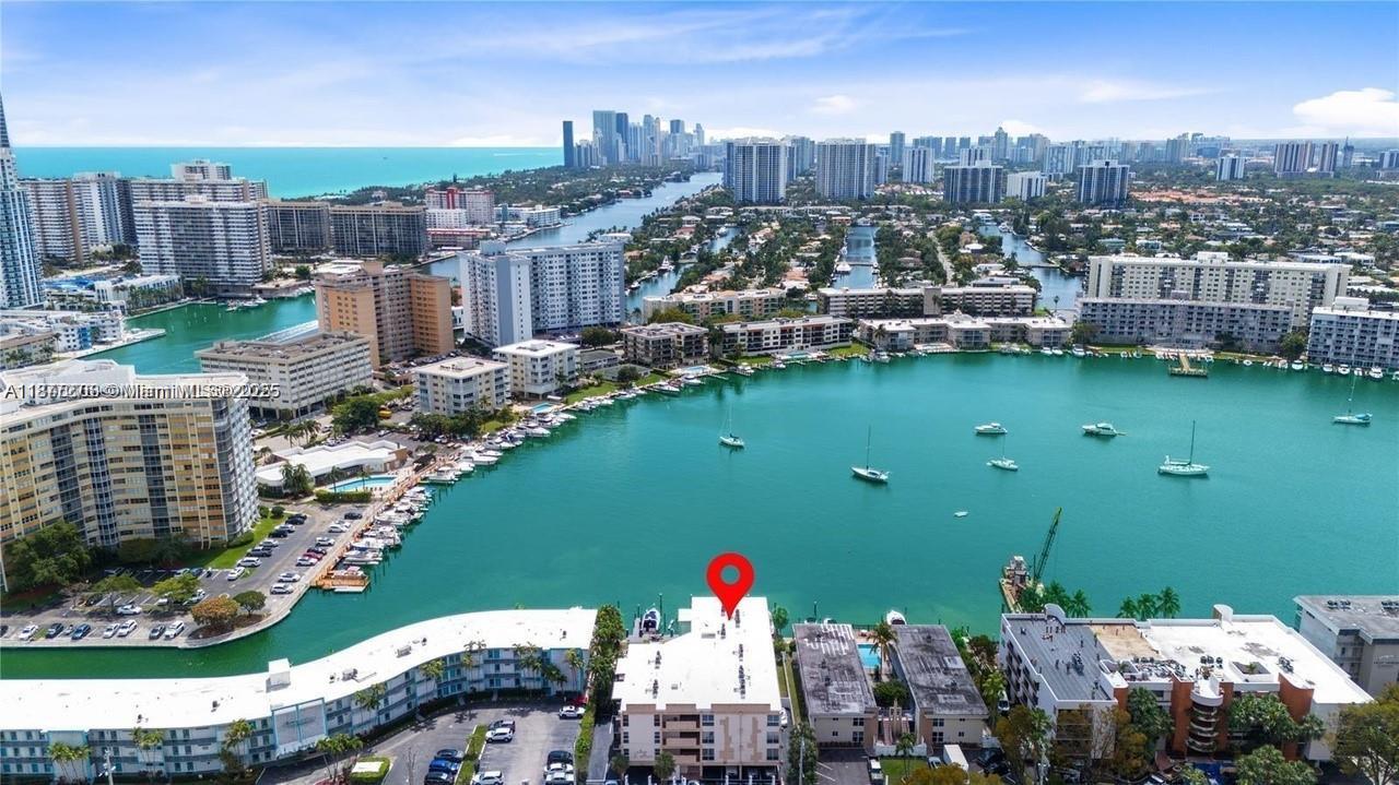 2420 E Diana Dr 305, Hallandale Beach, Florida 33009, Amerika Birleşik Devletleri