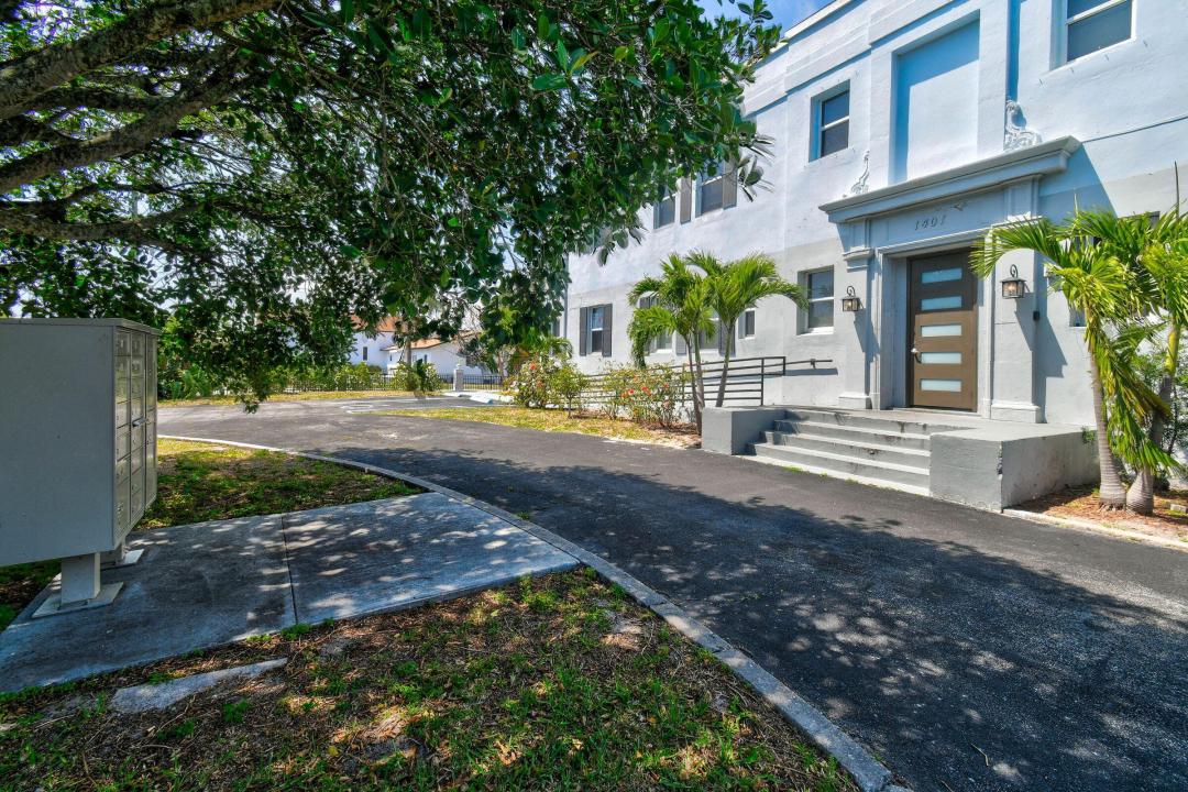 1401 Division Avenue, West Palm Beach, Florida 33401, HOA KỲ