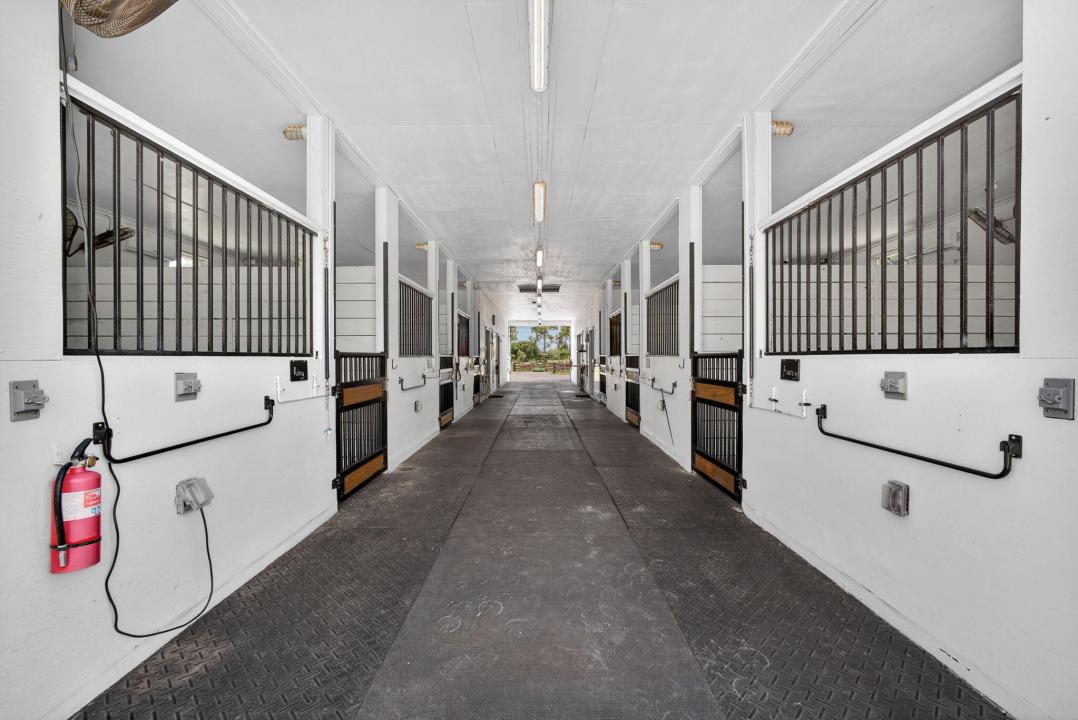 17218 Shetland Lane 3 Stalls, Loxahatchee, Florida 33470, USA