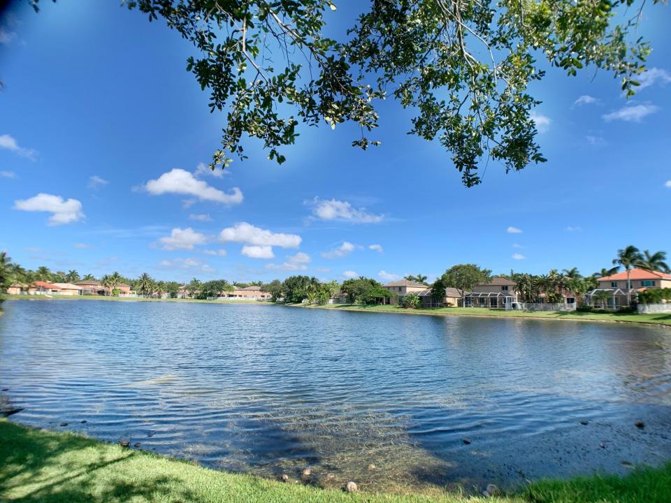 5152 Woodfield Way, Coconut Creek, Florida 33073