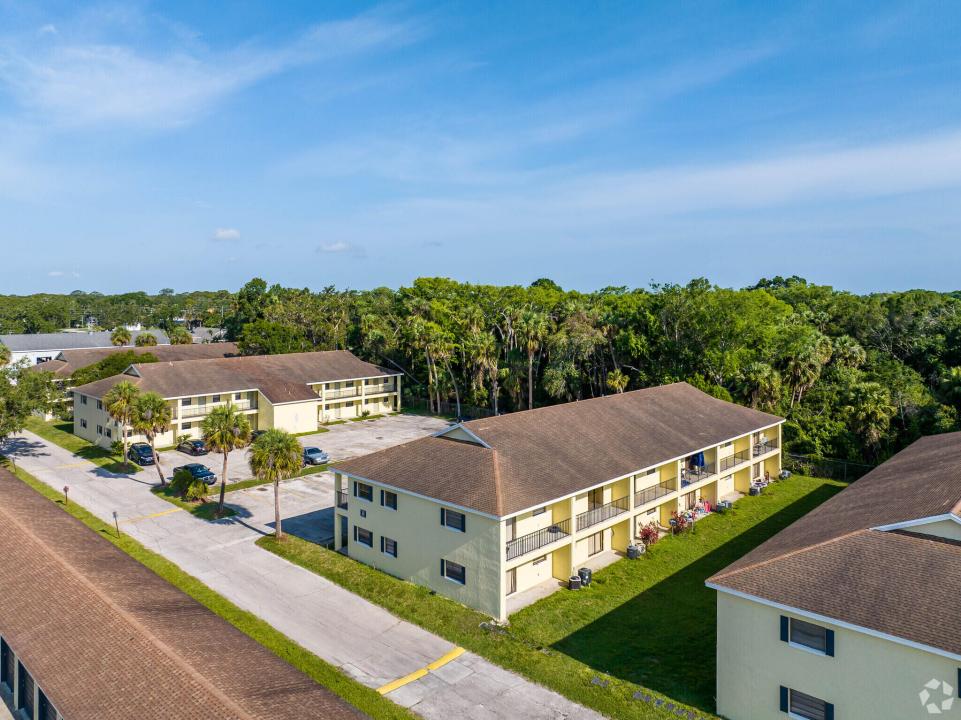 1803 S Parrott Avenue E202, Okeechobee, Florida 34974