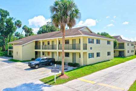 1803 S Parrott Avenue E202, Okeechobee, Florida 34974