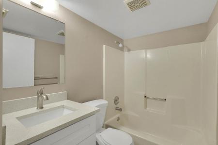 1803 S Parrott Avenue E202, Okeechobee, Florida 34974