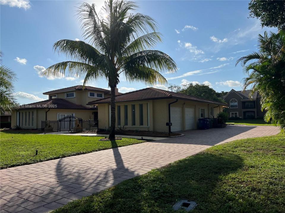9030 NW 32nd St, Coral Springs, Florida 33065