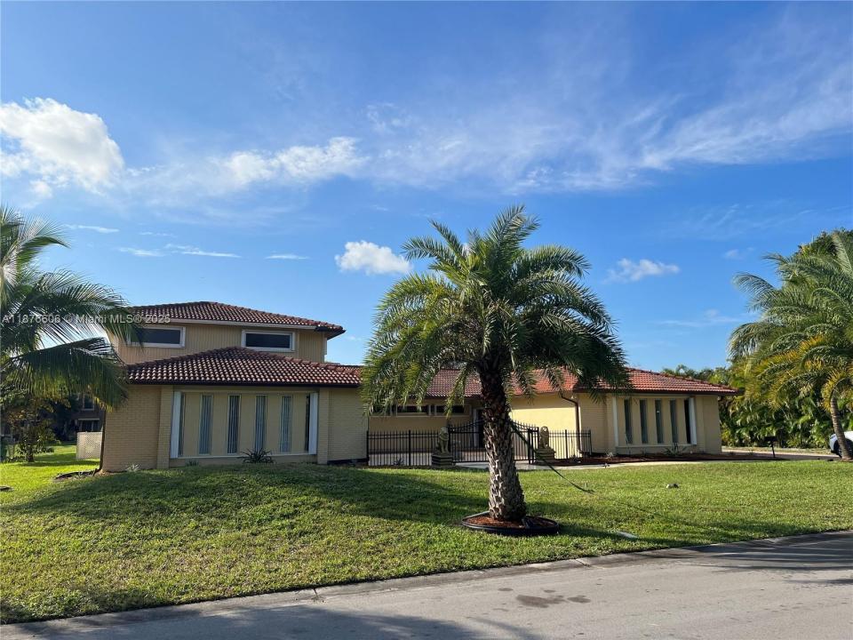 9030 NW 32nd St, Coral Springs, Florida 33065