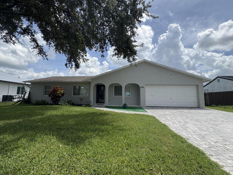 2281 SE Belvedere Street, Port Saint Lucie, פלורידה 34984, ארצות הברית של אמריקה 
