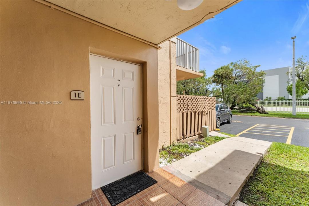 4300 NW 79th Ave 1E, Doral, Floryda 33166, USA