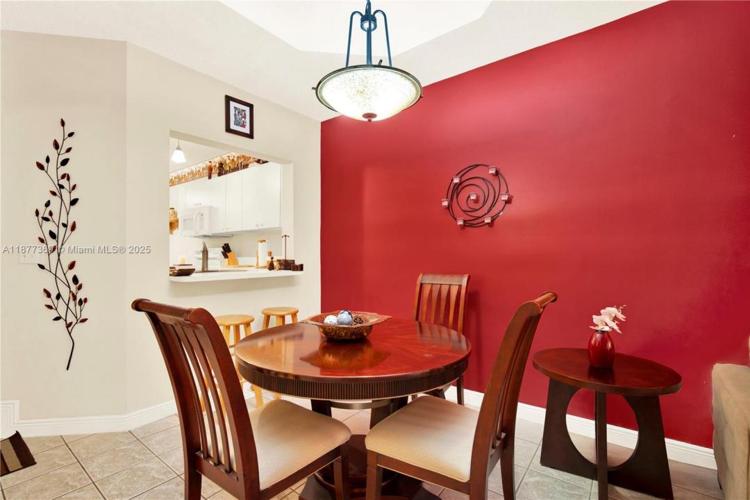 8210 NW 10th St 14, Miami, פלורידה 33126, ארצות הברית של אמריקה 