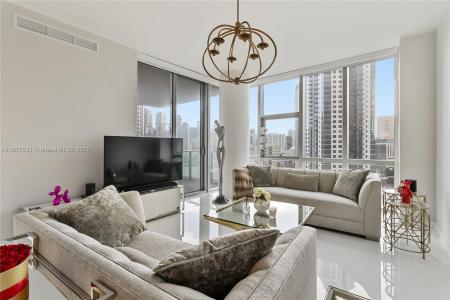 851 NE 1st Ave 1611, Miami, Florida 33132, USA