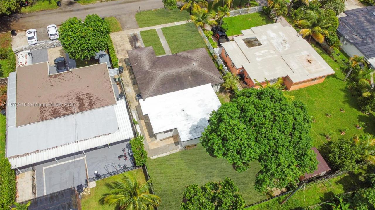 630 NE 143rd St, North Miami, Florida 33161, USA