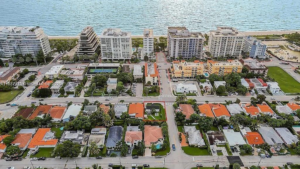 8900 Harding Ave, Surfside, Floryda 33154, USA
