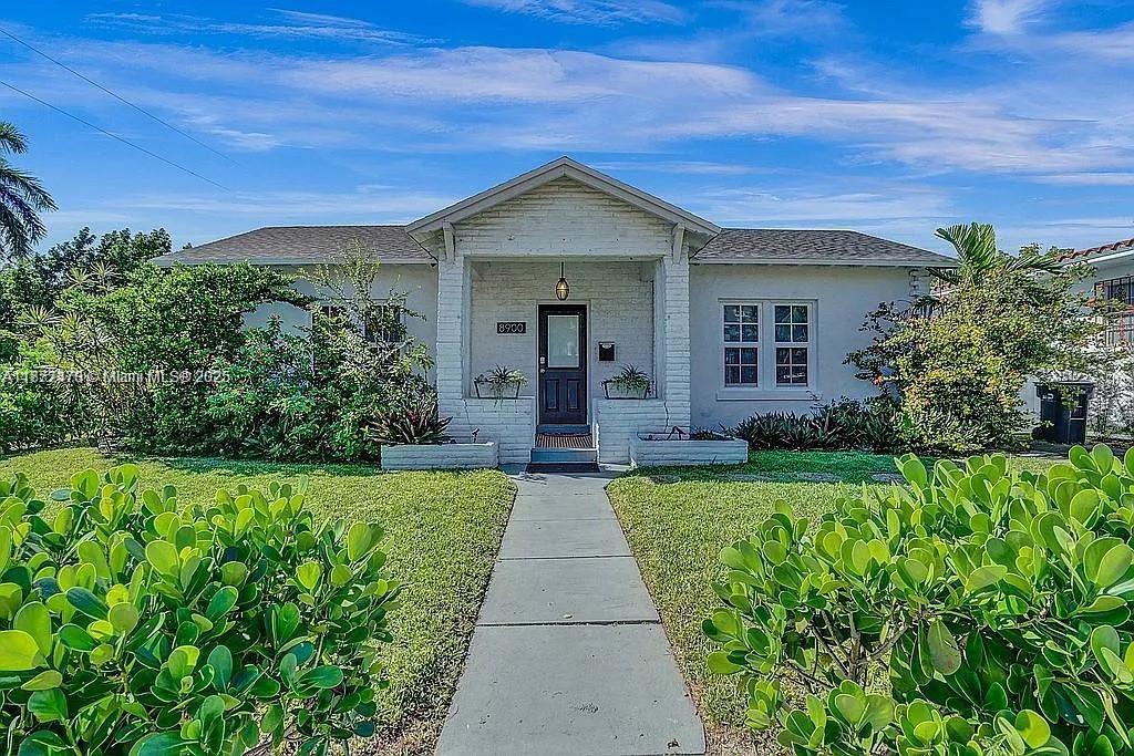 8900 Harding Ave, Surfside, Floryda 33154, USA