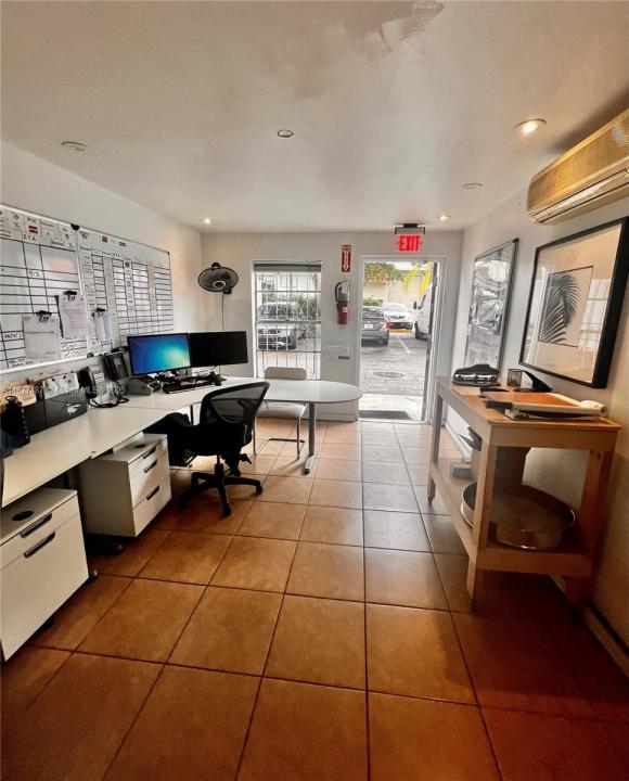 8420 NW 61st St, Miami, Flórida 33166, Estados Unidos
