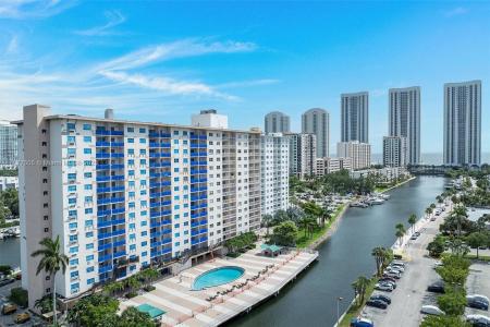 400 Kings Point Dr 1425, Sunny Isles Beach, Florida 33160, USA