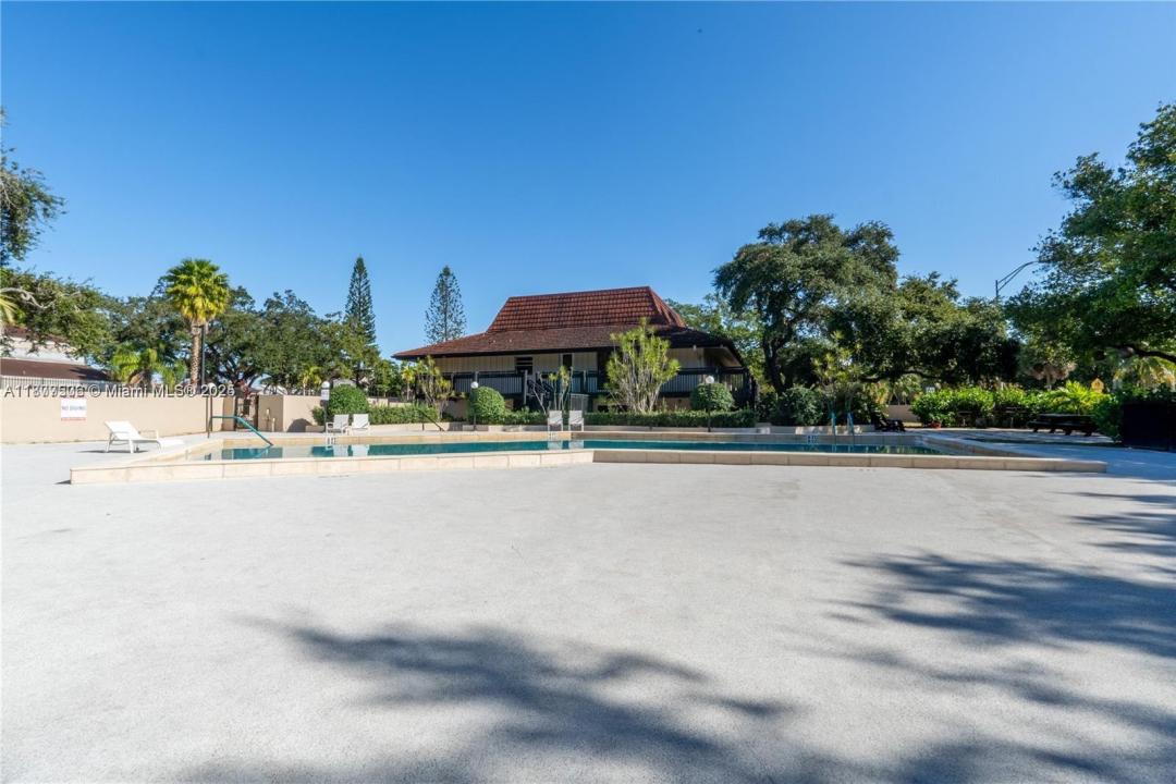 491 Ives Dairy Rd 202-5, Miami, פלורידה 33179, ארצות הברית של אמריקה 