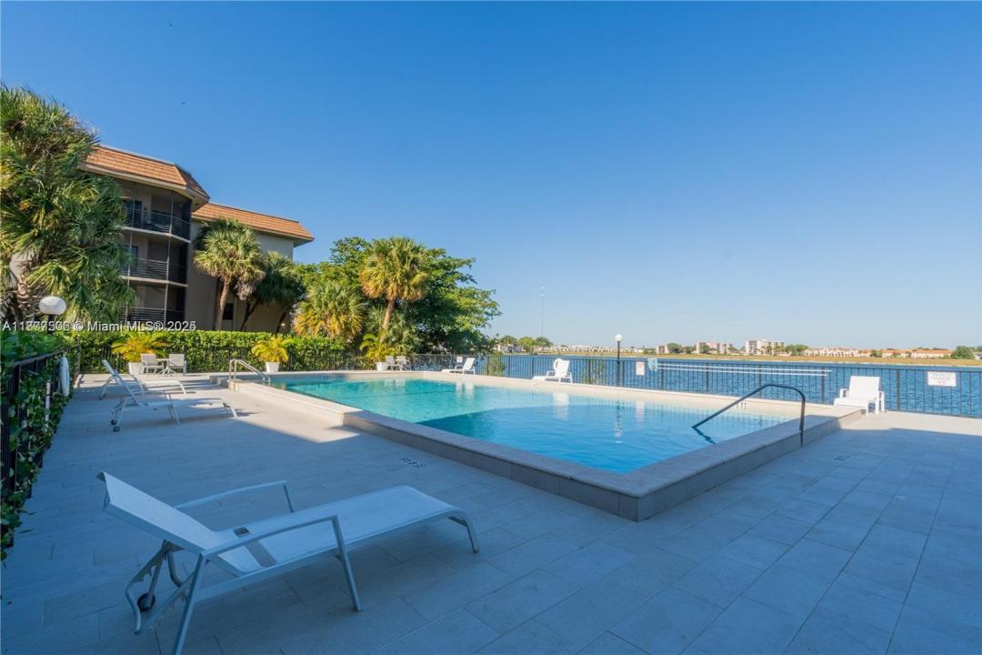 491 Ives Dairy Rd 202-5, Miami, פלורידה 33179, ארצות הברית של אמריקה 
