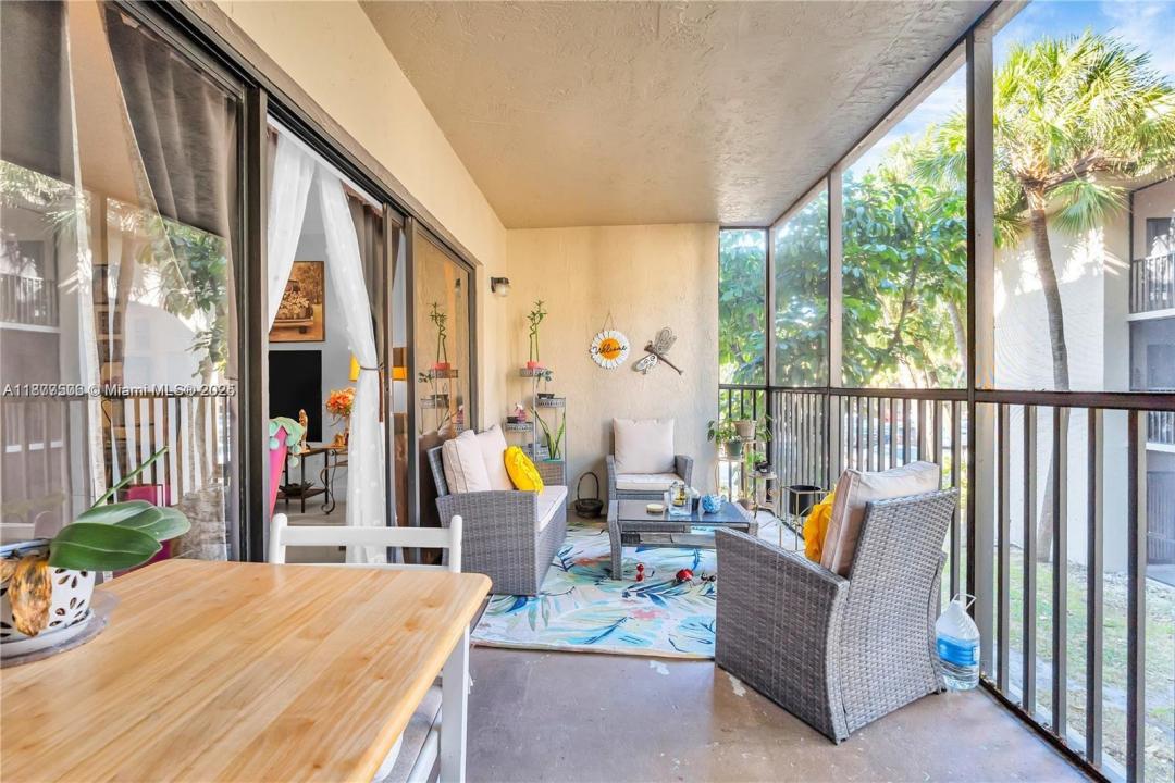 491 Ives Dairy Rd 202-5, Miami, פלורידה 33179, ארצות הברית של אמריקה 