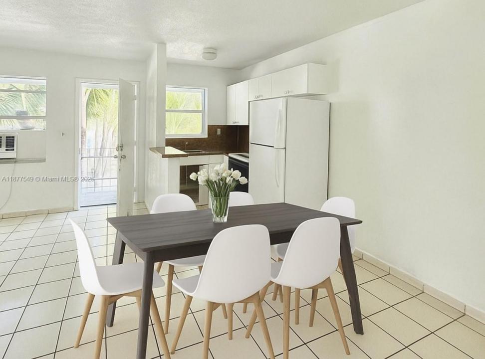 855 W 29th St 10, Hialeah, Florida 33012, USA