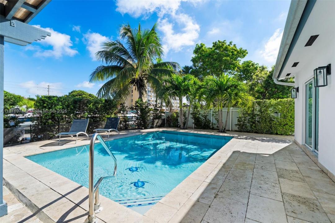 2105 Arch Creek Dr, North Miami, Florida 33181
