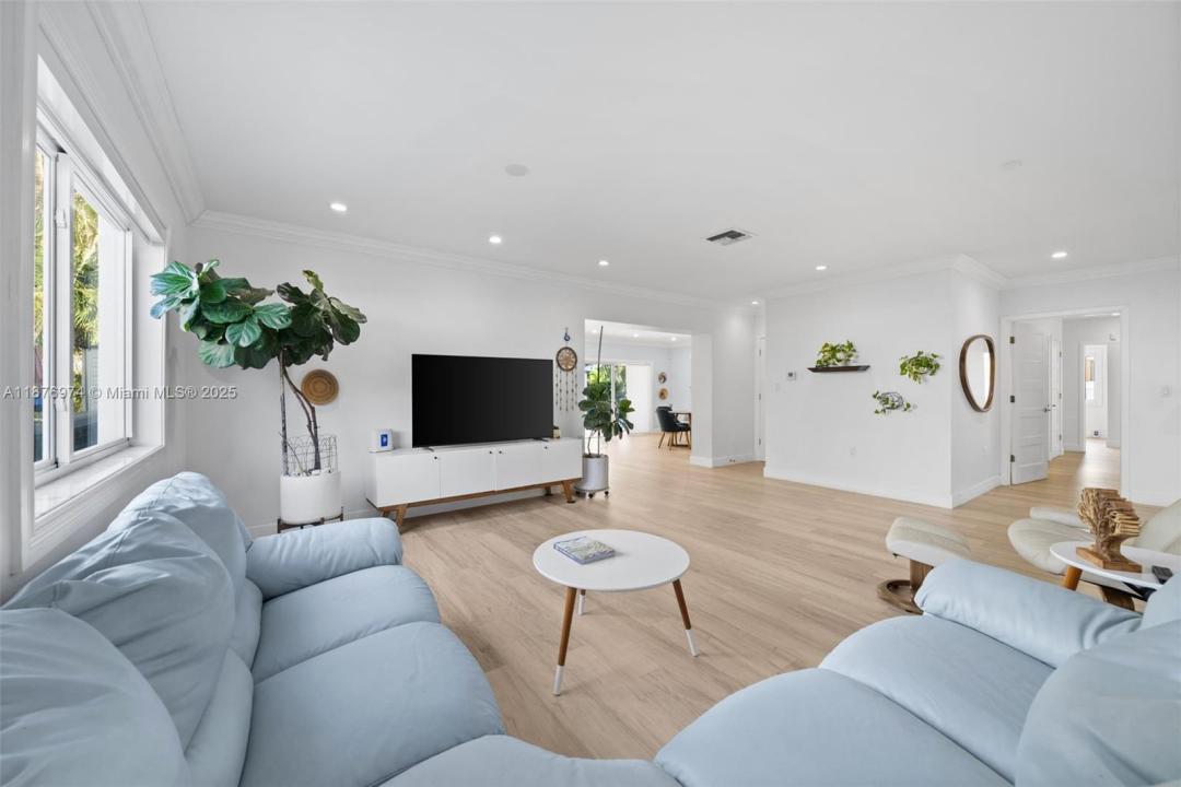 2105 Arch Creek Dr, North Miami, Florida 33181