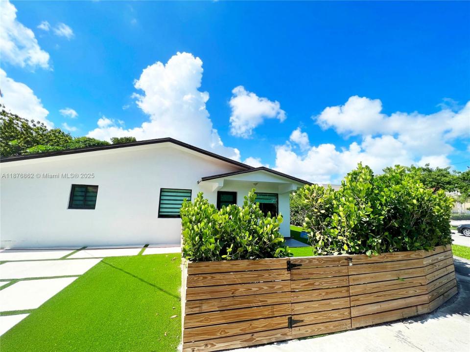 1401 SW 20th St 0, Miami, Florida 33145
