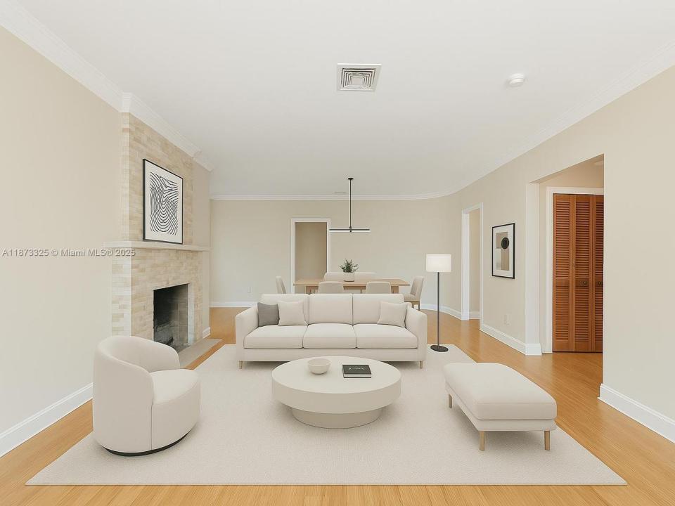 9457 Carlyle Ave, Surfside, Floride 33154, États-Unis