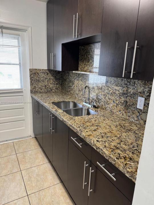 5420 Hollywood Blvd 202, Hollywood, Floride 33021, États-Unis