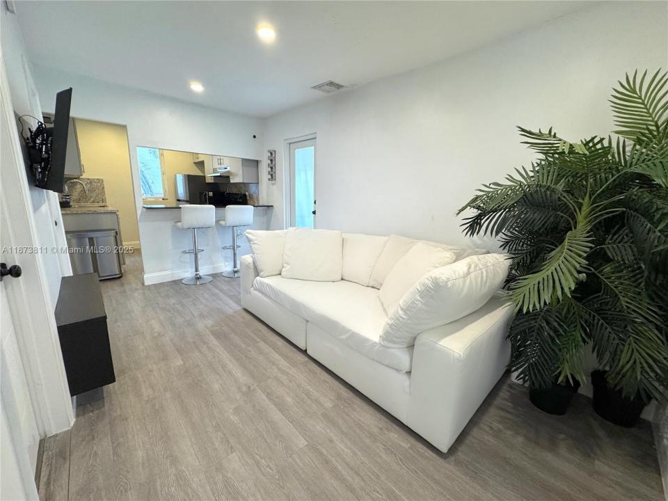 174 NE 55th St Upstairs, Miami, Floride 33137, États-Unis