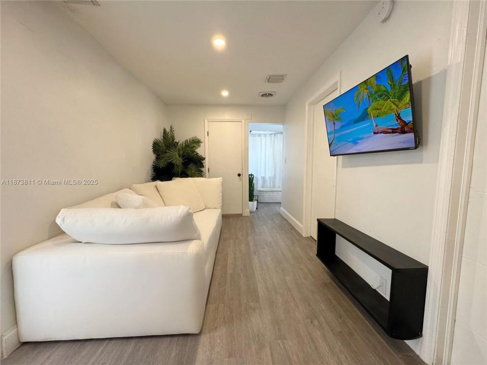 174 NE 55th St Upstairs, Miami, Floride 33137, États-Unis